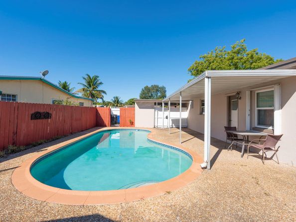 2016 SW 37th Ave, Fort Lauderdale FL 33312