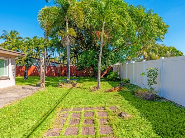 2016 SW 37th Ave, Fort Lauderdale FL 33312