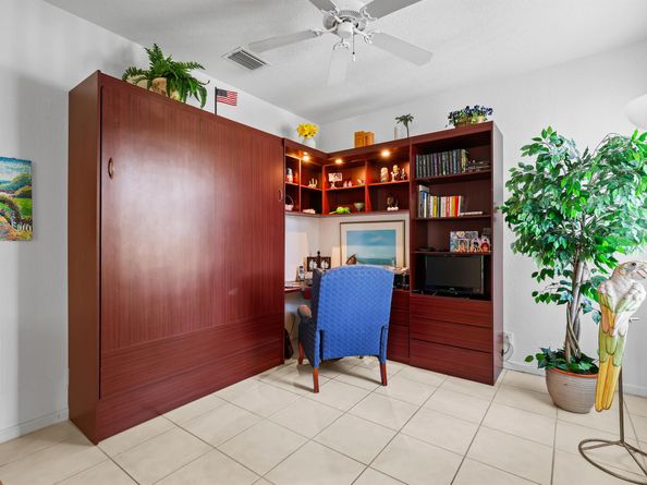 9082 Bay Point Cir Circle, West Palm Beach FL 33411