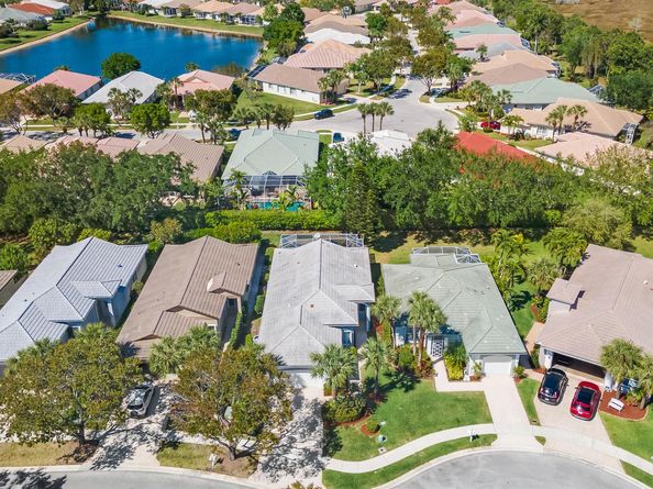 9082 Bay Point Cir Circle, West Palm Beach FL 33411