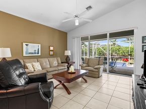 9082 Bay Point Cir Circle, West Palm Beach FL 33411