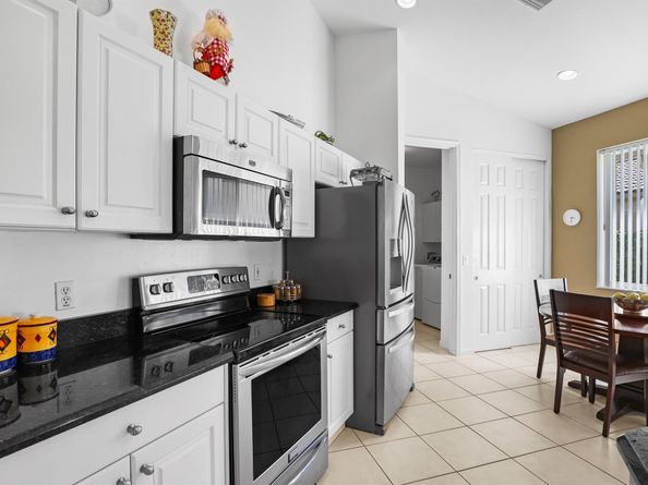 9082 Bay Point Cir Circle, West Palm Beach FL 33411