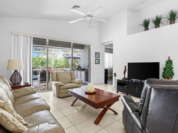 9082 Bay Point Cir Circle, West Palm Beach FL 33411