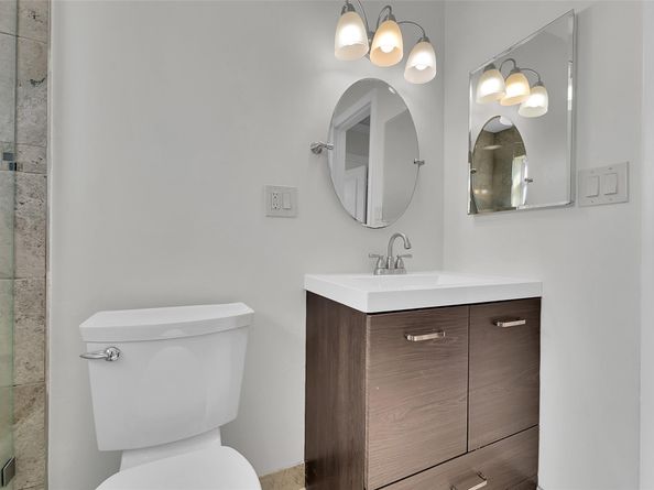 5940 NE 1st Ter, Oakland Park FL 33334