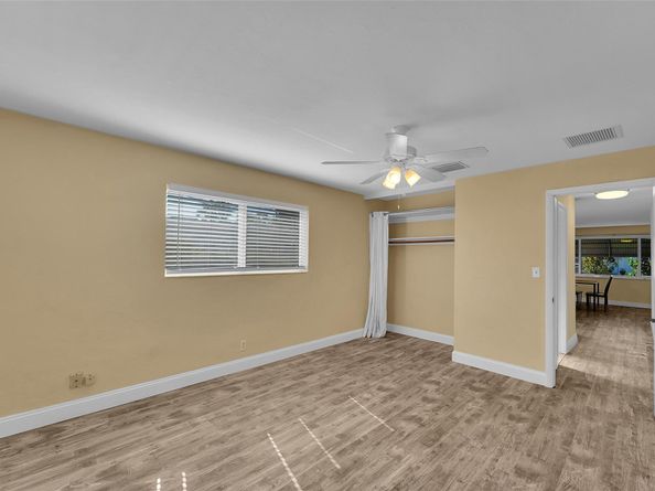 5940 NE 1st Ter, Oakland Park FL 33334