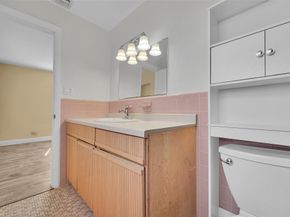 5940 NE 1st Ter, Oakland Park FL 33334