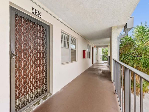 2650 NW 49th Avenue 422, Lauderdale Lakes FL 33313
