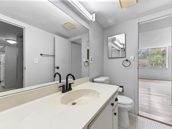 2650 NW 49th Avenue 422, Lauderdale Lakes FL 33313