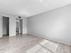 2650 NW 49th Avenue 422, Lauderdale Lakes FL 33313