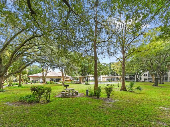 2650 NW 49th Avenue 422, Lauderdale Lakes FL 33313