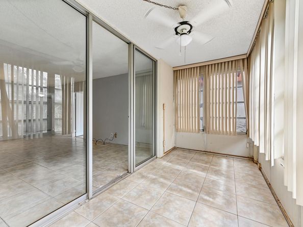 2650 NW 49th Avenue 422, Lauderdale Lakes FL 33313