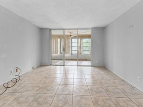 2650 NW 49th Avenue 422, Lauderdale Lakes FL 33313