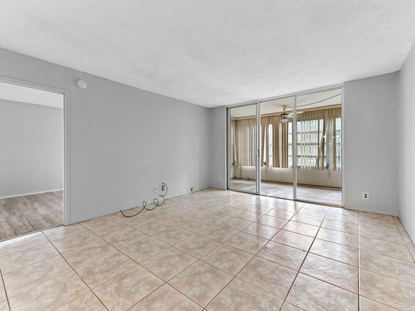 2650 NW 49th Avenue 422, Lauderdale Lakes FL 33313