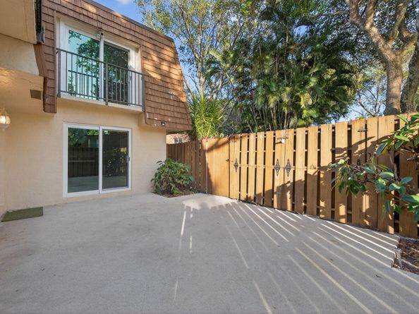 9110 SW 22nd Ct D4, Fort Lauderdale FL 33324