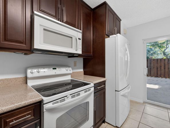 9110 SW 22nd Ct D4, Fort Lauderdale FL 33324