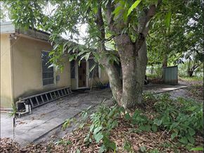 2360 NW 37th Terrace Terrace, Lauderdale Lakes FL 33311