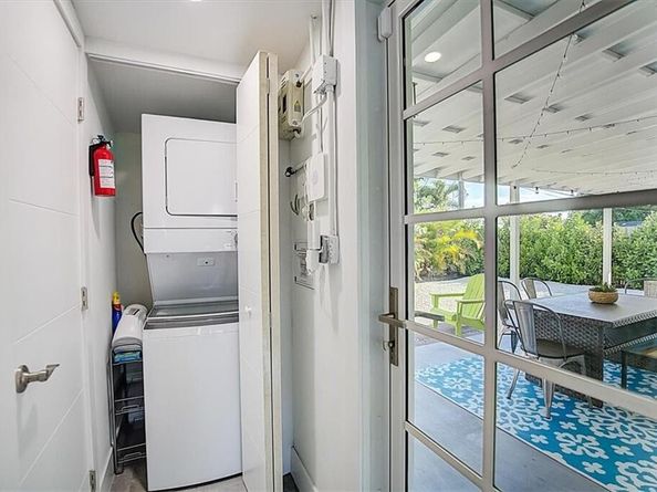 831 NE 58th Street, Oakland Park FL 33334