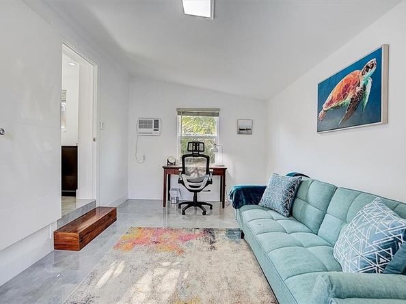 831 NE 58th Street, Oakland Park FL 33334