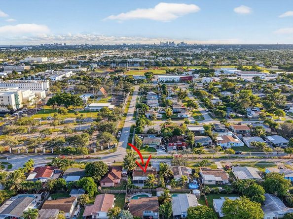 831 NE 58th Street, Oakland Park FL 33334