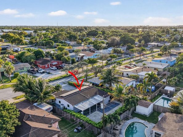 831 NE 58th Street, Oakland Park FL 33334