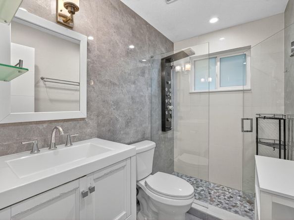 831 NE 58th Street, Oakland Park FL 33334