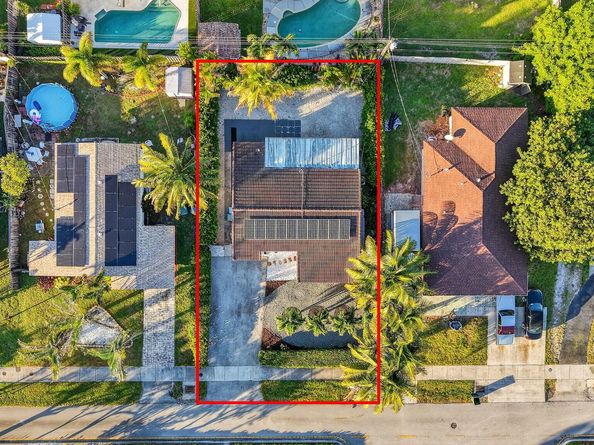 831 NE 58th Street, Oakland Park FL 33334