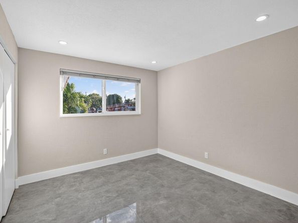 831 NE 58th Street, Oakland Park FL 33334