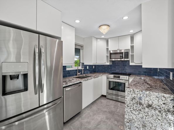 831 NE 58th Street, Oakland Park FL 33334