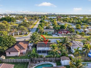 831 NE 58th Street, Oakland Park FL 33334