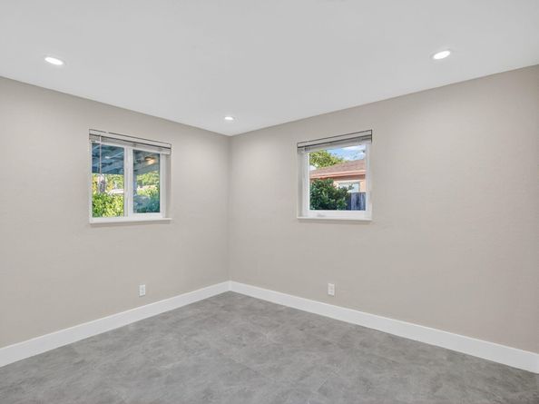 831 NE 58th Street, Oakland Park FL 33334