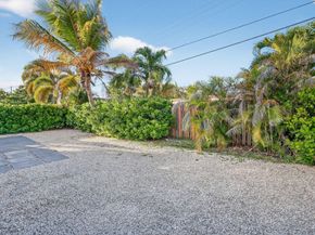 831 NE 58th Street, Oakland Park FL 33334