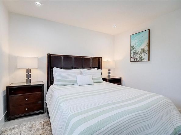 831 NE 58th Street, Oakland Park FL 33334