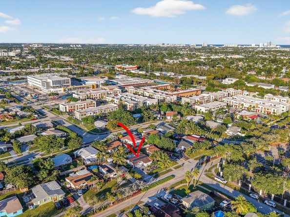 831 NE 58th Street, Oakland Park FL 33334