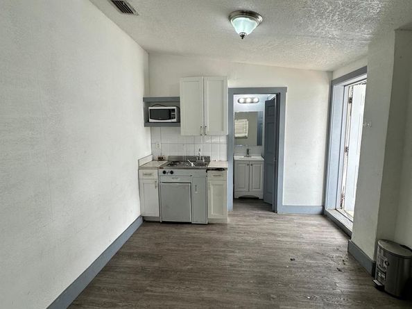 2974 NW 97th St, Miami FL 33147