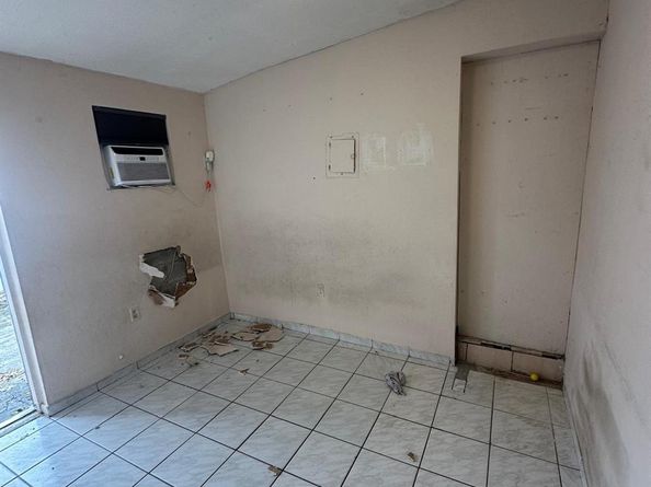 2974 NW 97th St, Miami FL 33147