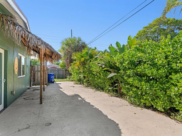 2611 NE 16th Street, Pompano Beach FL 33062