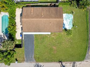 2611 NE 16th Street, Pompano Beach FL 33062