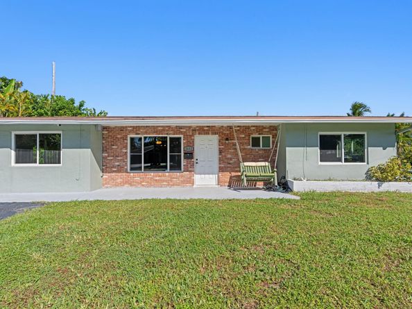 2611 NE 16th Street, Pompano Beach FL 33062