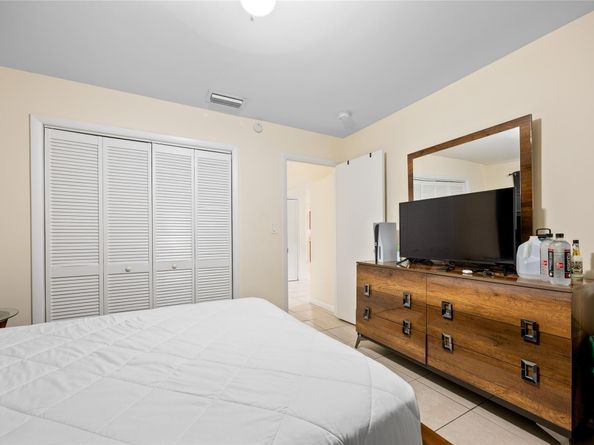 1421 NE 5th Ter, Fort Lauderdale FL 33304