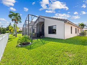 1941 NW 182nd Ter, Pembroke Pines FL 33029