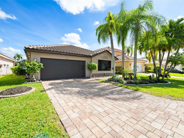 1941 NW 182nd Ter, Pembroke Pines FL 33029