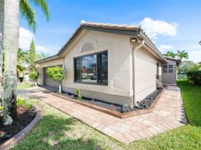 1941 NW 182nd Ter, Pembroke Pines FL 33029