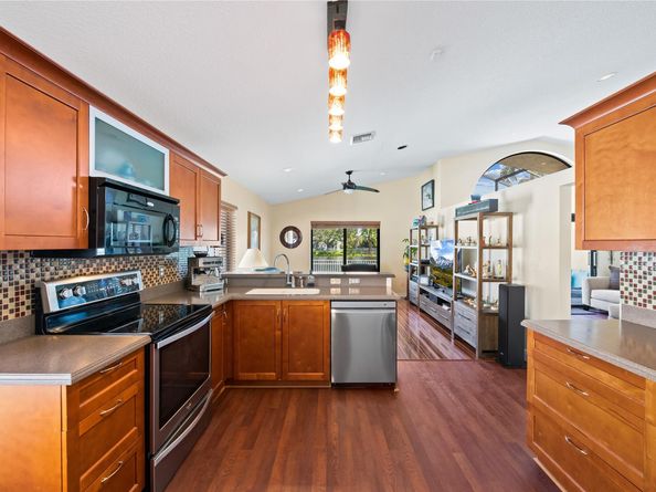 1941 NW 182nd Ter, Pembroke Pines FL 33029