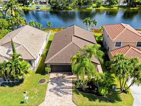 1941 NW 182nd Ter, Pembroke Pines FL 33029