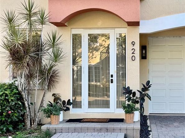 920 SW 8th St, Fort Lauderdale FL 33315