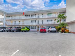 112 Doolen Court 302, North Palm Beach FL 33408