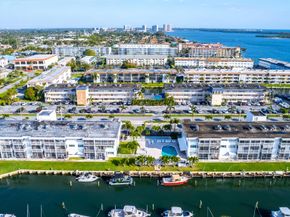 112 Doolen Court 302, North Palm Beach FL 33408