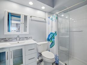 112 Doolen Court 302, North Palm Beach FL 33408