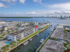 112 Doolen Court 302, North Palm Beach FL 33408