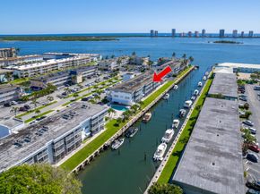 112 Doolen Court 302, North Palm Beach FL 33408